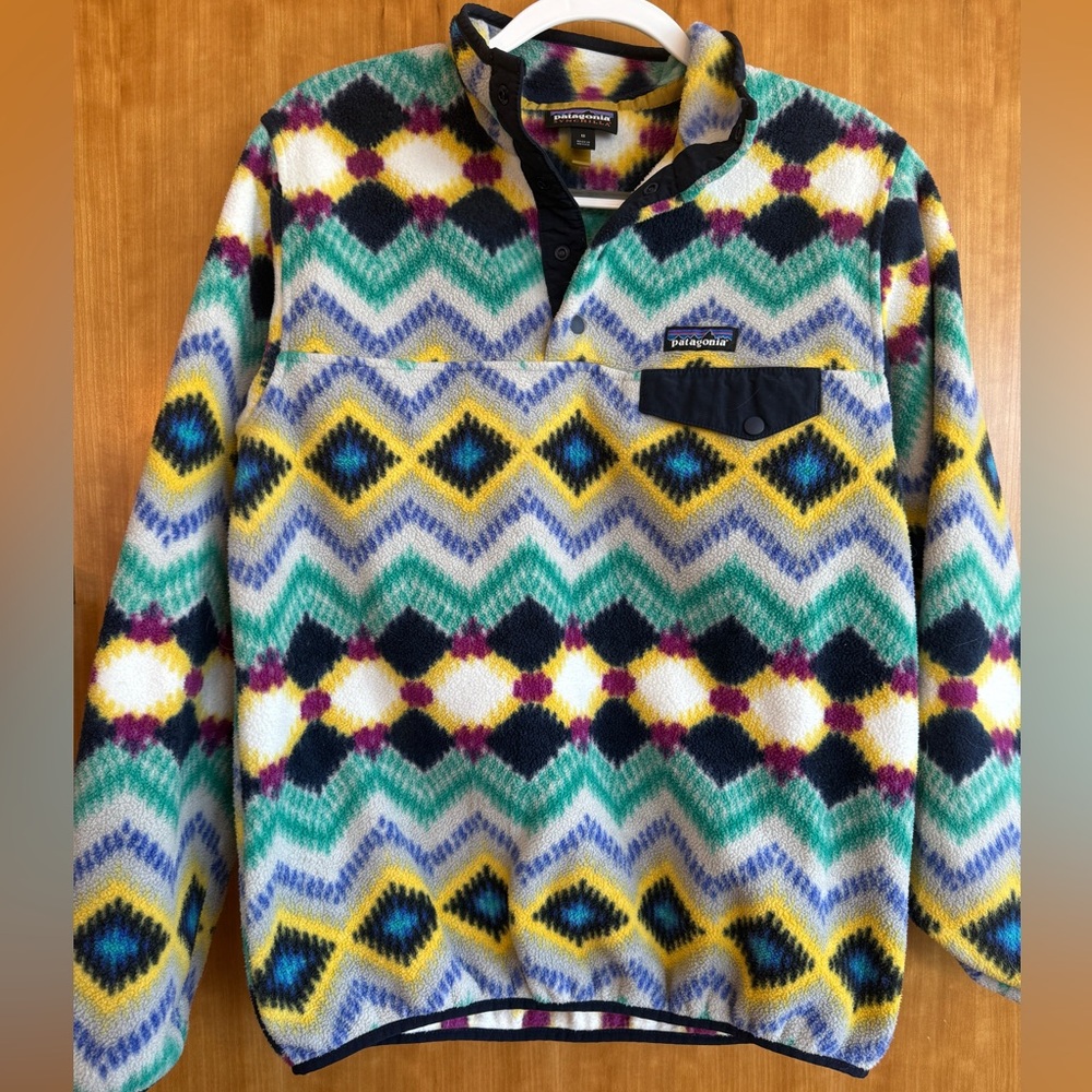 Patagonia Yellow and Green Crewneck Sweater with Geometric Pattern